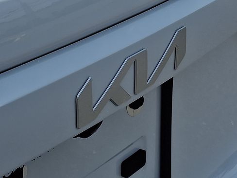 New 2026 Kia Niro EX FWD image 20