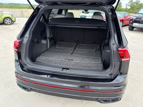 Used 2023 Volkswagen Tiguan SE R-Line image 11
