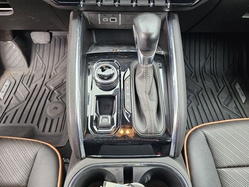 Used 2023 GMC Canyon AT4 w/ AT4 Premium Package image 25