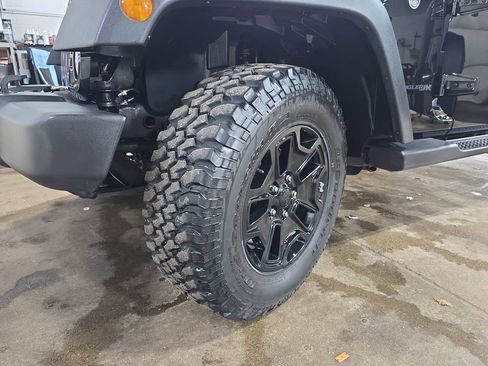 Used 2018 Jeep Wrangler Sport image 28