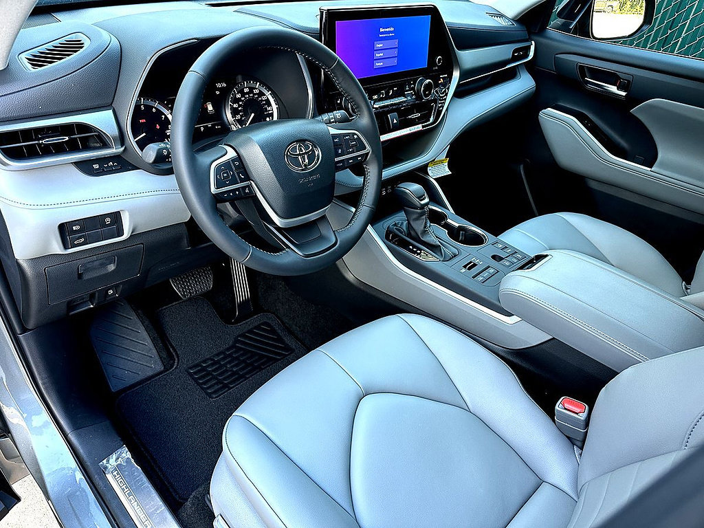 New 2026 Toyota Highlander XLE AWD/4WD image 11