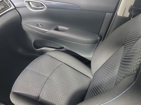 Used 2017 Nissan Sentra SR FWD image 21