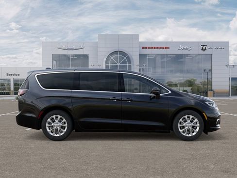 New 2026 Chrysler Pacifica Select AWD/4WD image 22