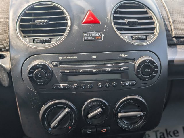 Used 2009 Volkswagen Beetle S FWD image 26