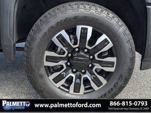 Used 2024 GMC Sierra 2500 Denali Ultimate AWD/4WD image 11