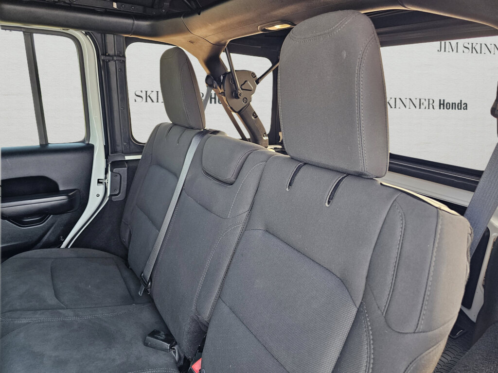 Used 2018 Jeep Wrangler Unlimited Sport S AWD/4WD image 31