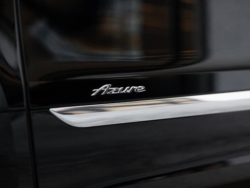 Used 2024 Bentley Bentayga Extended Wheelbase image 16