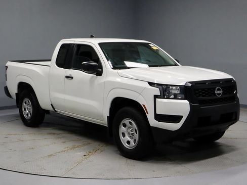 Certified 2025 Nissan Frontier S AWD/4WD image 1