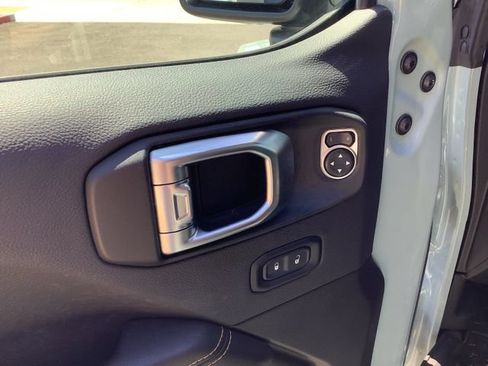Used 2024 Jeep Wrangler Unlimited Sahara w/ Technology Group AWD/4WD image 10