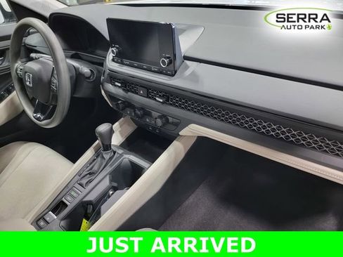 Certified 2023 Honda Accord EX image 18