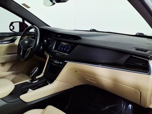 Used 2019 Cadillac XT5 FWD image 9