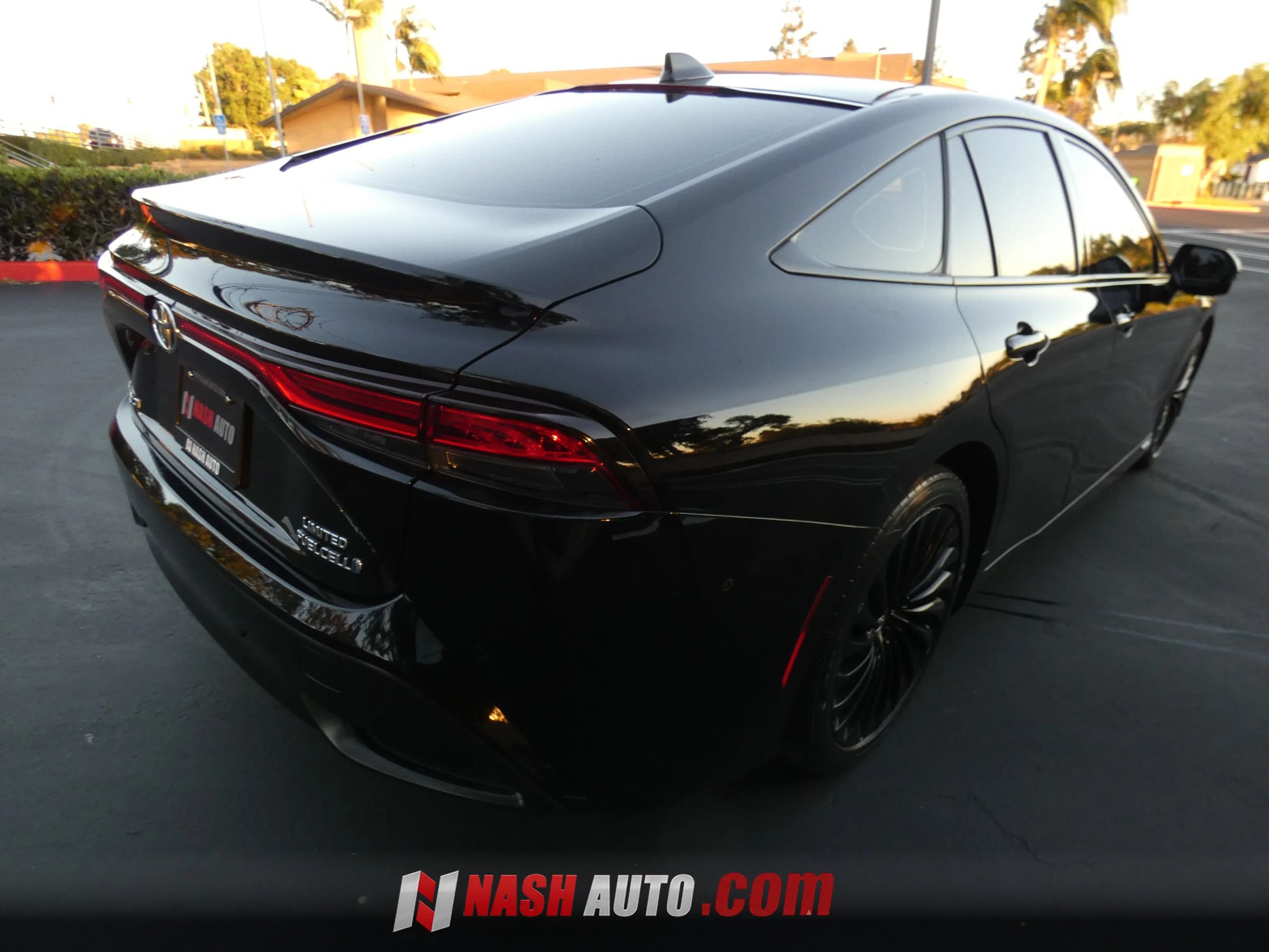 Used 2021 Toyota Mirai RWD image 8