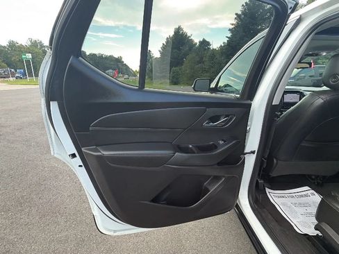 Used 2019 Chevrolet Traverse LT w/ LT Premium Package AWD/4WD image 40