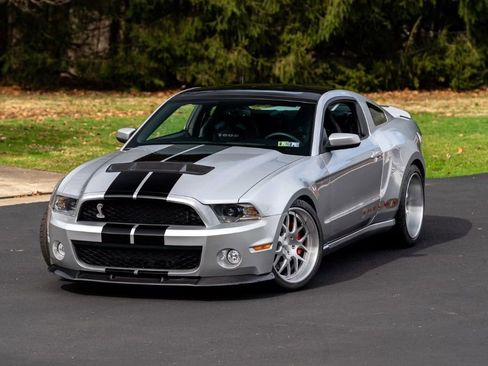 Used 2012 Ford Mustang Shelby GT500 w/ SVT Performance Pkg RWD image 5