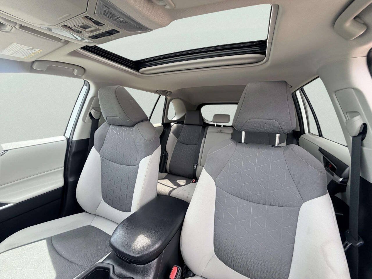 Used 2022 Toyota RAV4 XLE w/ Convenience Package AWD/4WD image 20