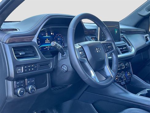 Used 2022 Chevrolet Tahoe Z71 w/ Luxury Package image 9