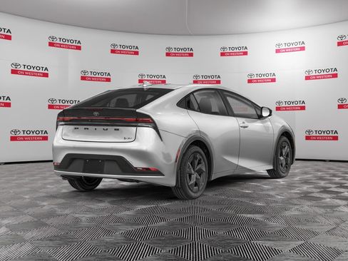 New 2026 Toyota Prius LE FWD image 2