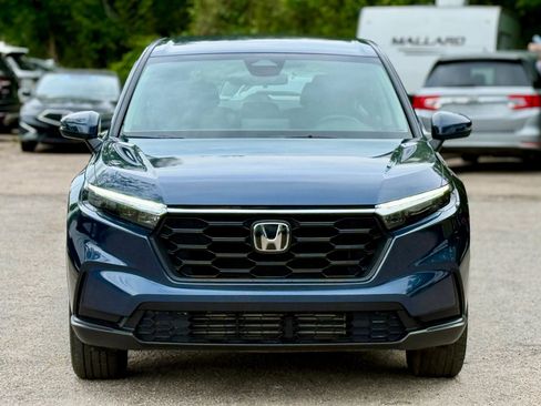 Used 2025 Honda CR-V LX image 3