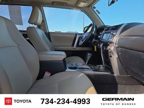 Used 2014 Toyota 4Runner SR5 Premium image 17