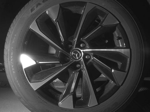 Used 2025 Nissan Sentra SV FWD image 15