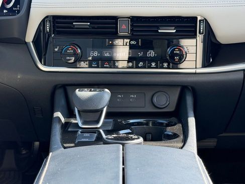 Used 2025 Nissan Rogue SL w/ Tech Package AWD/4WD image 36