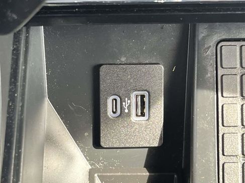 Used 2023 Ford F150 Lariat w/ Equipment Group 502A High image 22