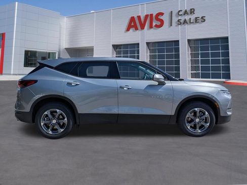 Used 2025 Chevrolet Blazer LT AWD/4WD image 5