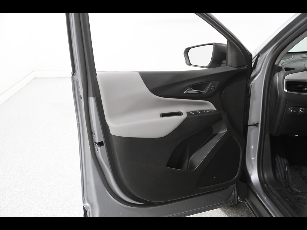 Certified 2024 Chevrolet Equinox LS w/ LS Convenience Package FWD image 4