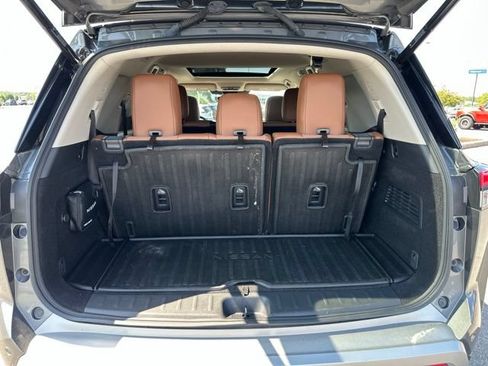 Certified 2024 Nissan Pathfinder Platinum w/ Black Appearance Package AWD/4WD image 25
