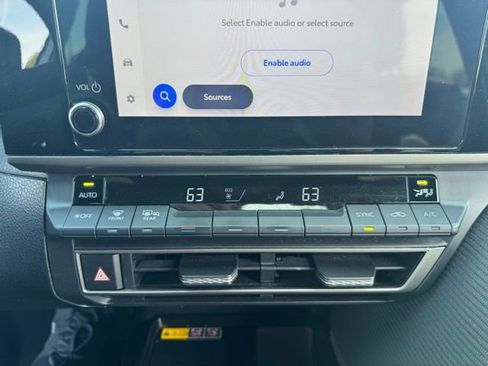 Used 2025 Toyota Camry SE image 24