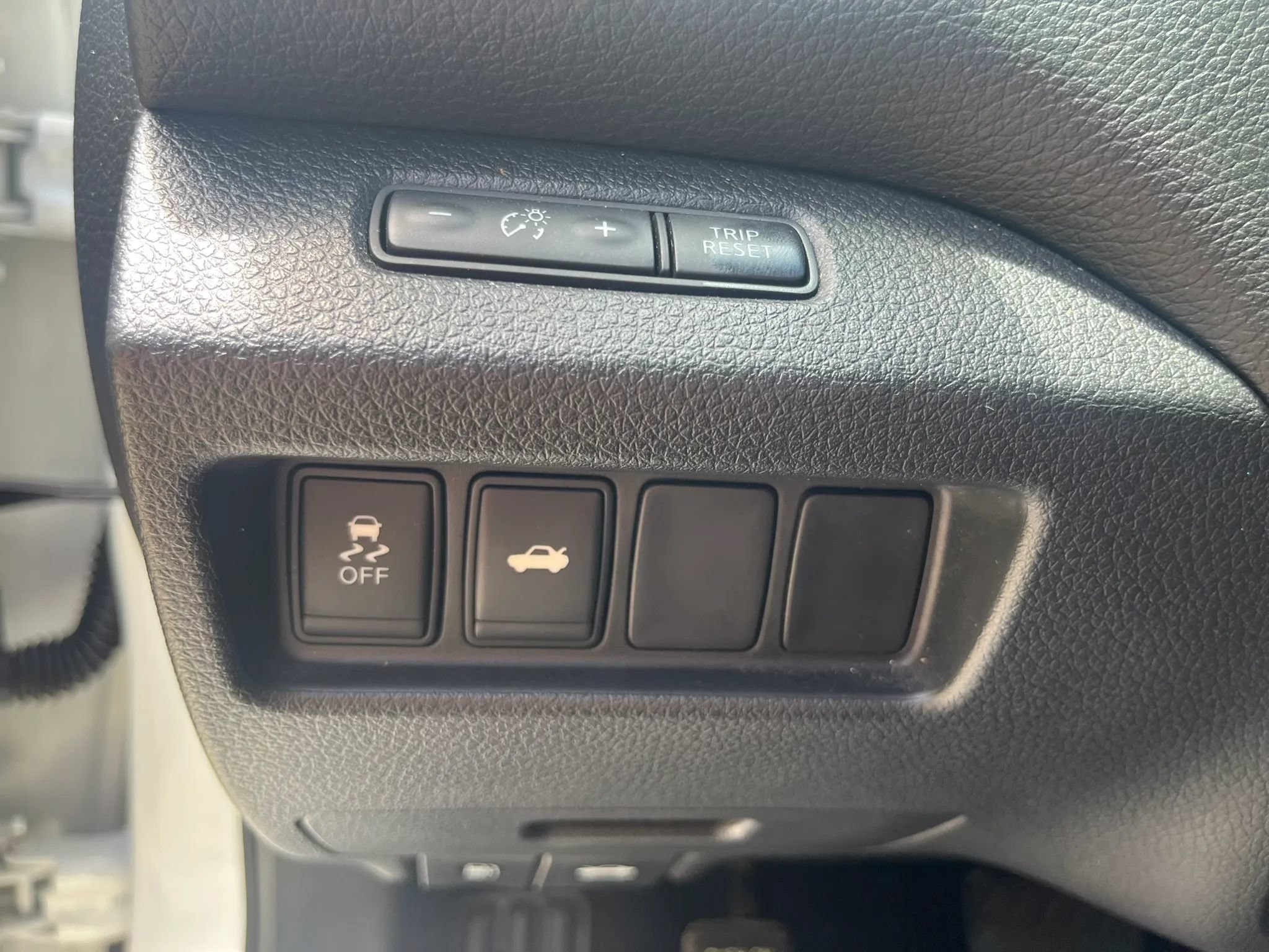 Used 2015 Nissan Altima 2.5 SV w/ Convenience Package FWD image 14