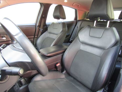 Used 2024 Nissan Ariya AWD image 11