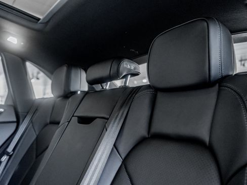 Certified 2025 Porsche Macan image 37