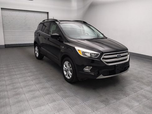 Used 2018 Ford Escape SE w/ Ford Safe & Smart Package AWD/4WD image 13