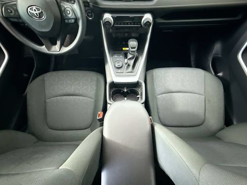 Used 2025 Toyota RAV4 XLE AWD/4WD image 16