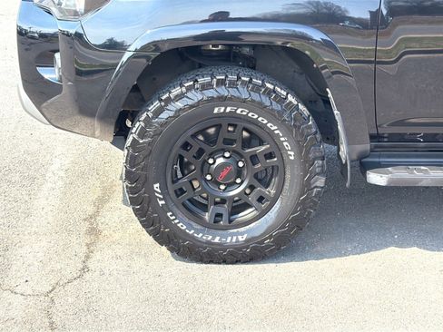 Used 2019 Toyota 4Runner TRD Off-Road Premium w/ Wilderness Package image 12
