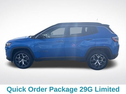 Used 2024 Jeep Compass Limited AWD/4WD image 2
