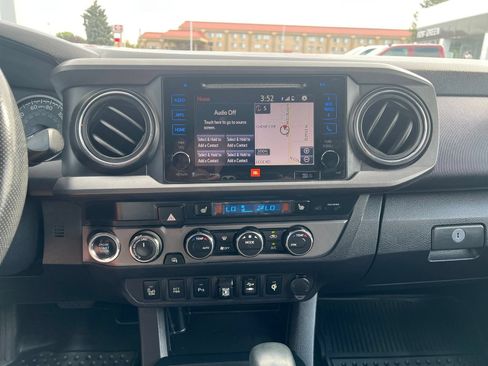 Used 2019 Toyota Tacoma TRD Off-Road AWD/4WD image 20