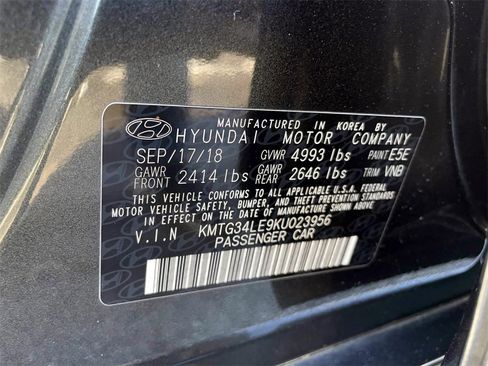 Used 2019 Genesis G70 3.3T Design image 18