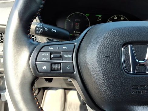 Used 2025 Honda CR-V Sport image 9