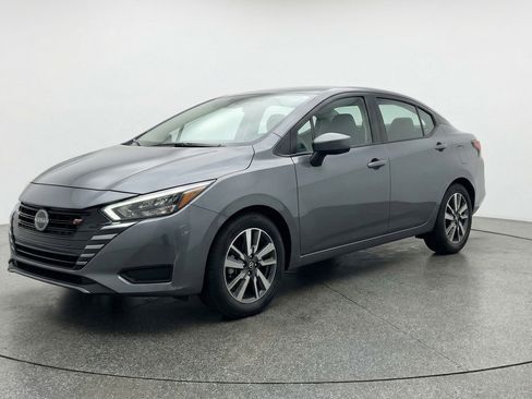 Used 2025 Nissan Versa SV FWD image 3