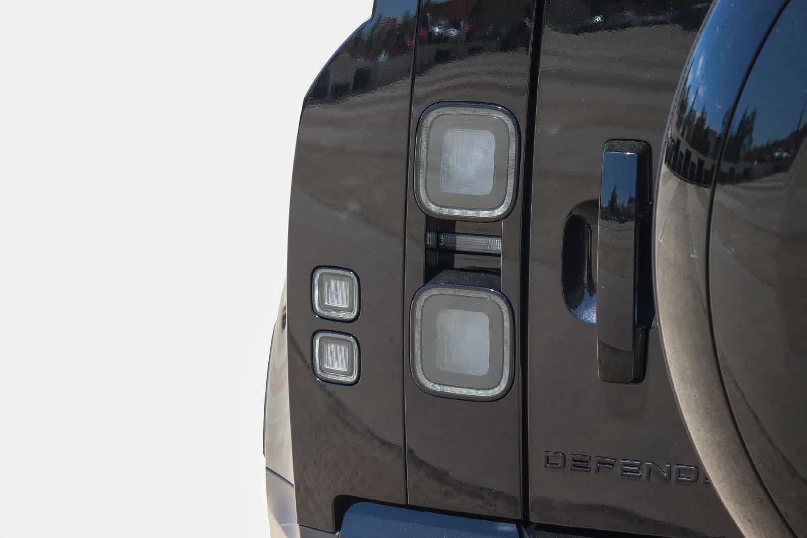 New 2026 Land Rover Defender 110 S AWD/4WD image 6