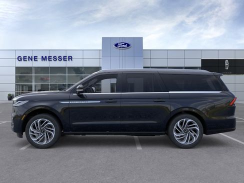 New 2026 Lincoln Navigator L Reserve AWD/4WD image 25