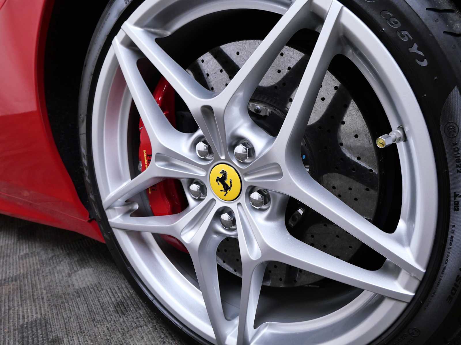 Certified 2017 Ferrari California T RWD image 13