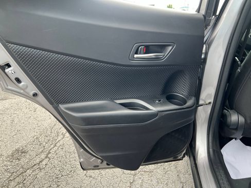 Used 2018 Toyota C-HR XLE FWD image 34