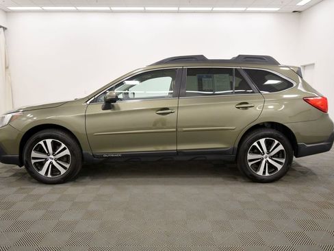Used 2018 Subaru Outback 2.5i Limited AWD/4WD image 4