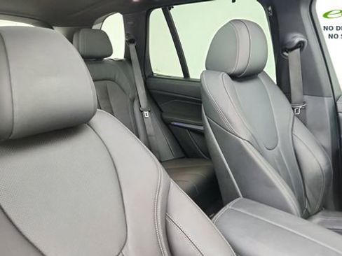 Used 2022 BMW X5 xDrive40i w/ M Sport Package AWD/4WD image 21