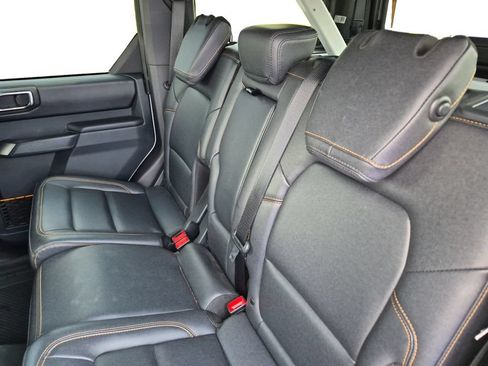Used 2024 Ford Bronco Badlands AWD/4WD image 40