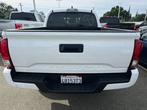 Used 2023 Toyota Tacoma SR w/ SR Convenience Package image 5