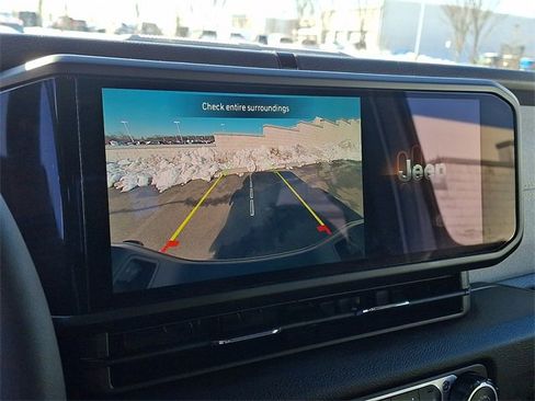 Used 2024 Jeep Gladiator Sport image 14